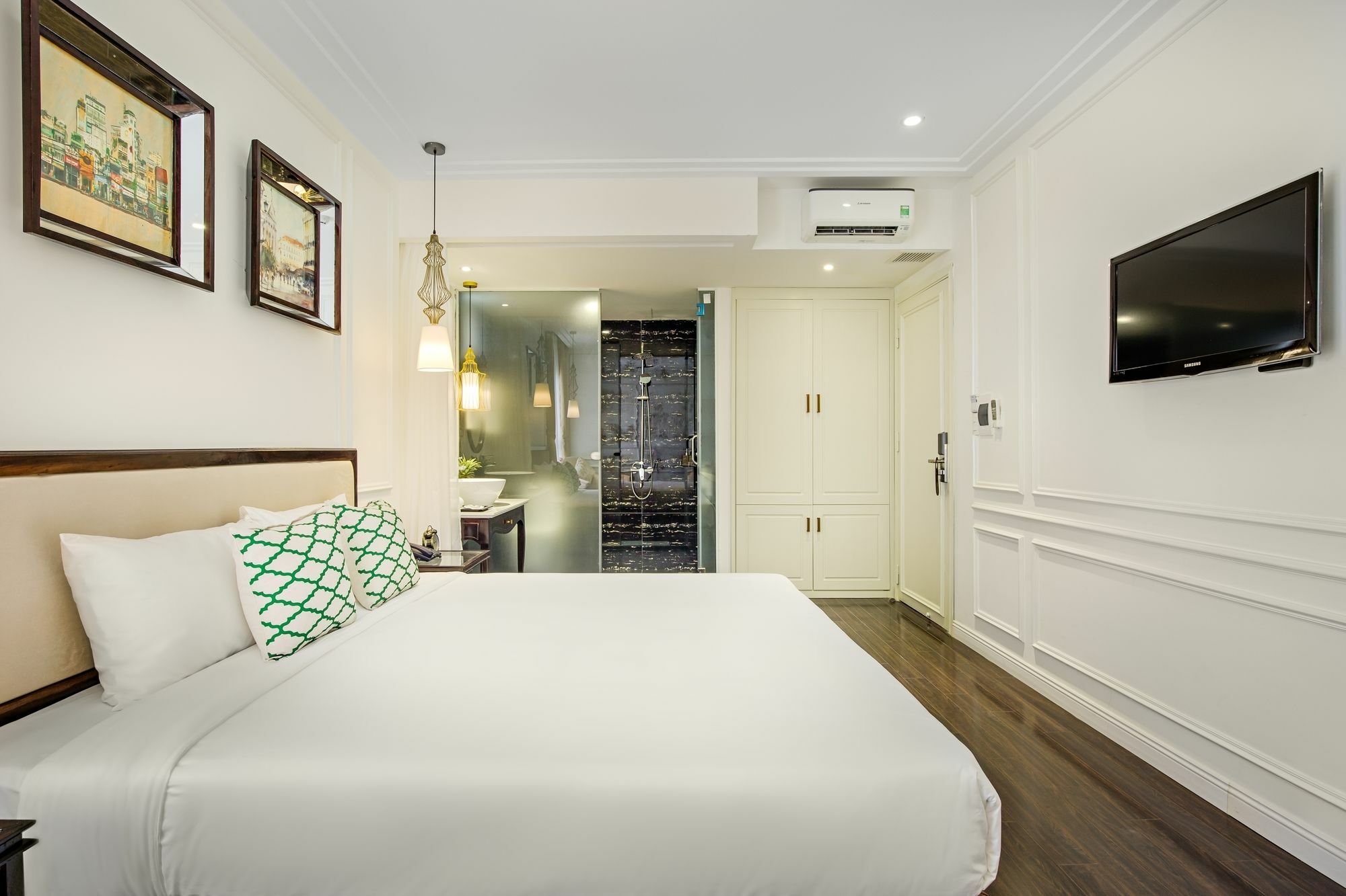 The Herriott Hotel&Suite Da Nang Buitenkant foto